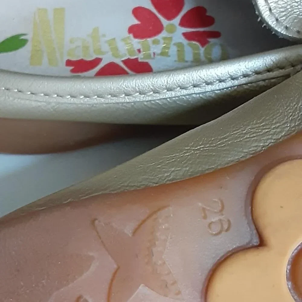 Naturino gold leather